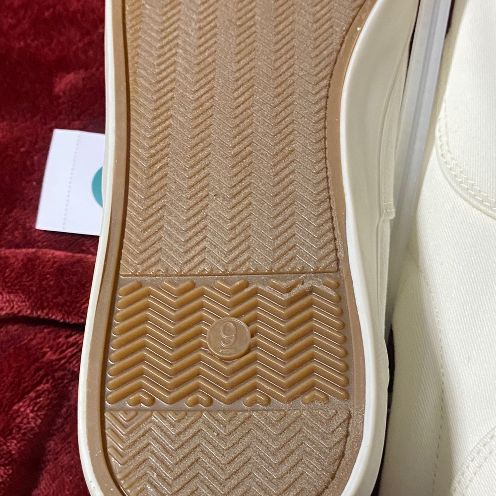Goodfellow & Co Cream Sneakers - Picture 5 of 7